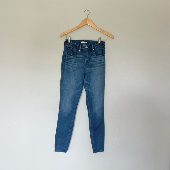 Good American Good Legs Slim Fit High Rise Jeans - Picture 7 of 10